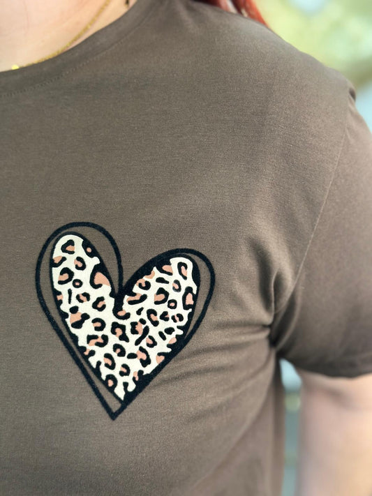 Camiseta Corazón marrón