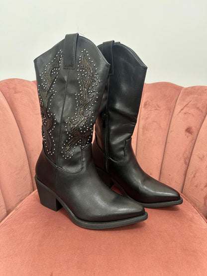 Botas cowboy negras con tachuelas