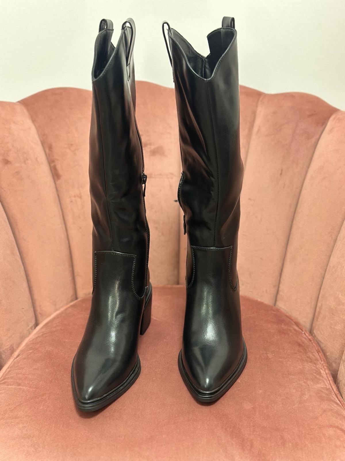 Botas negras altas