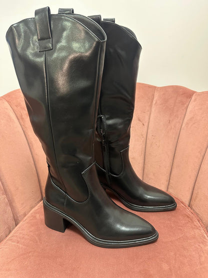 Botas negras altas