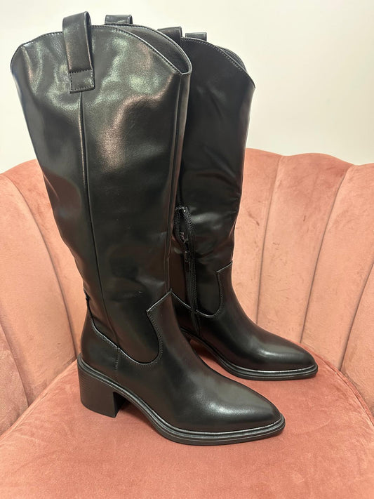 Botas negras altas