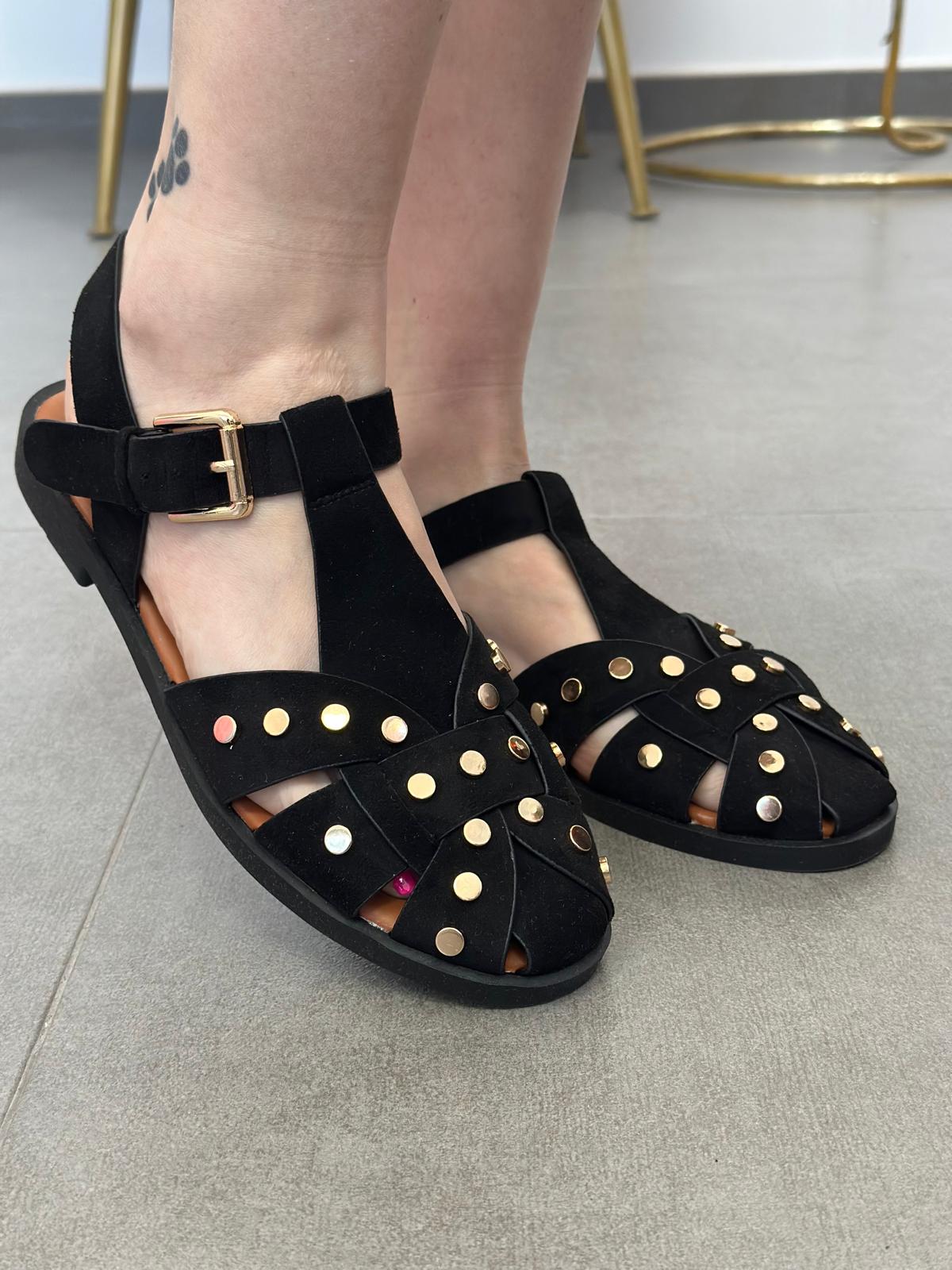 Cangrejera negra con tachuelas