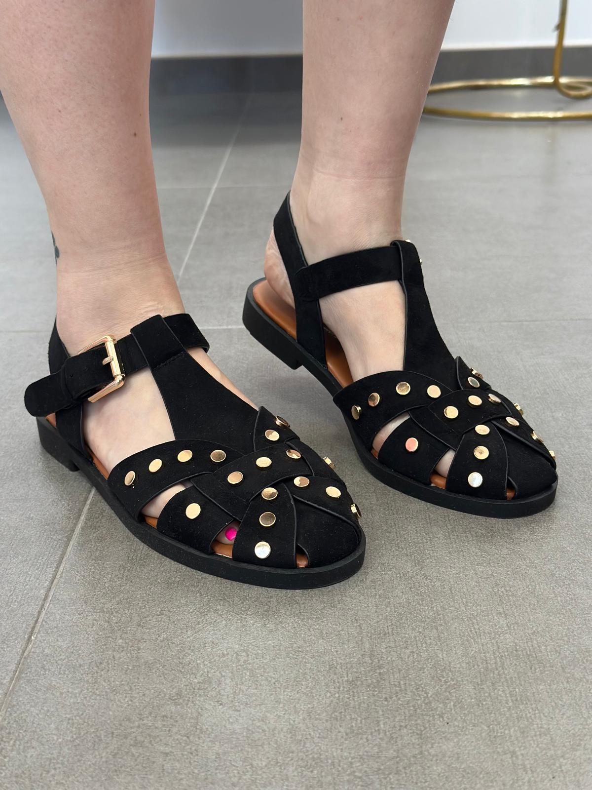 Cangrejera negra con tachuelas