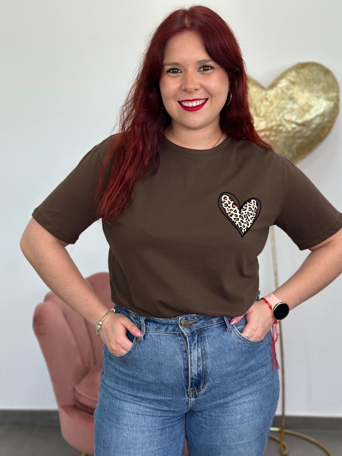 Camiseta Corazón marrón