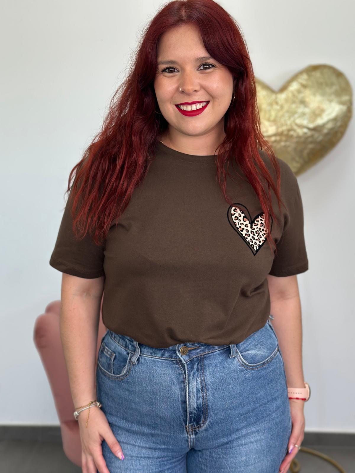 Camiseta Corazón marrón