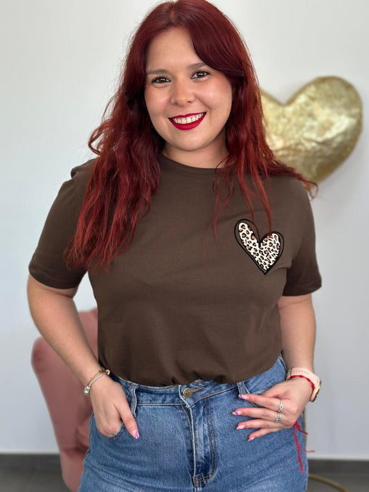 Camiseta Corazón marrón