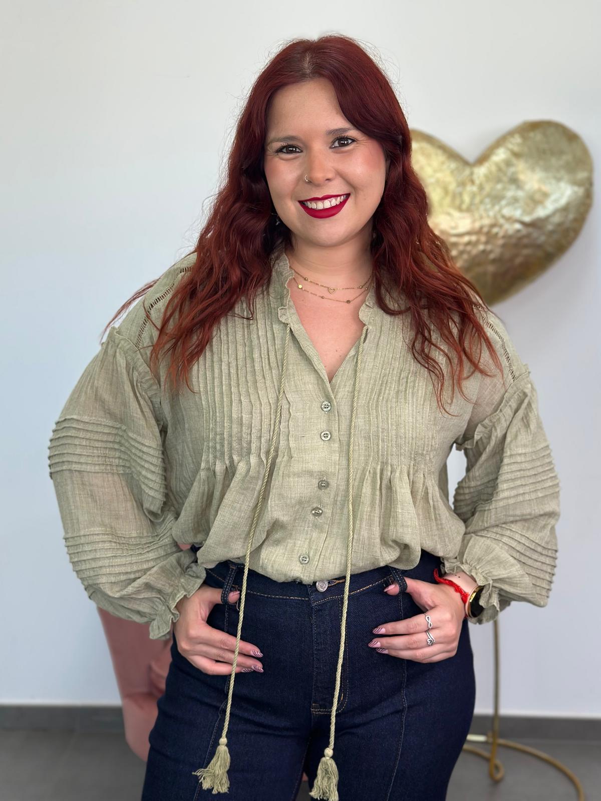 Blusa Romántica verde salvia