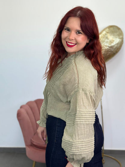 Blusa Romántica verde salvia